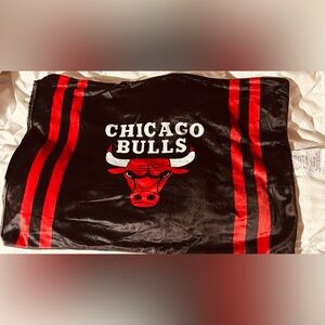 Chicago Bulls Red & Black Graphic pillowcase (20”x26”)